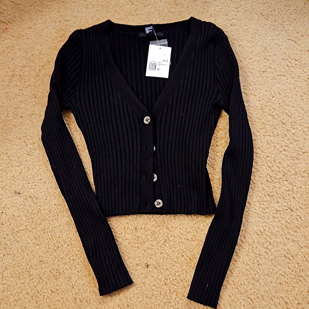 F21 ribbed button up crop sweater